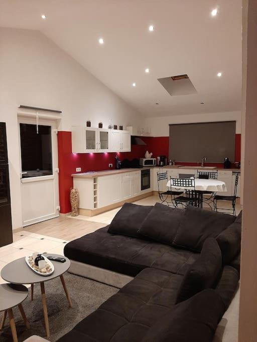 Le Calme De La Prairie De Liege Apartment Ngoại thất bức ảnh